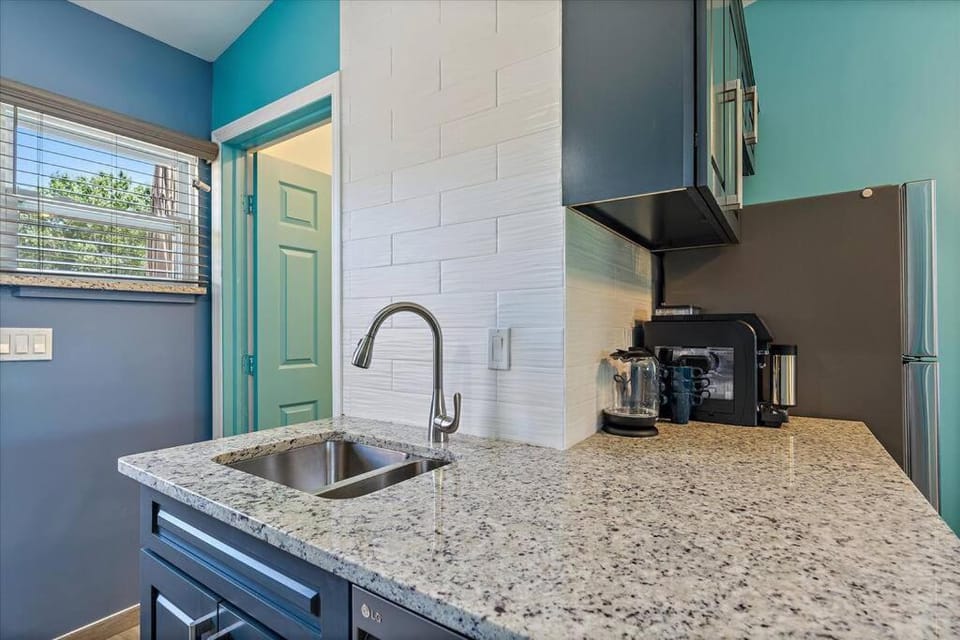 Coffee/tea facilities, Kitchen or kitchenette