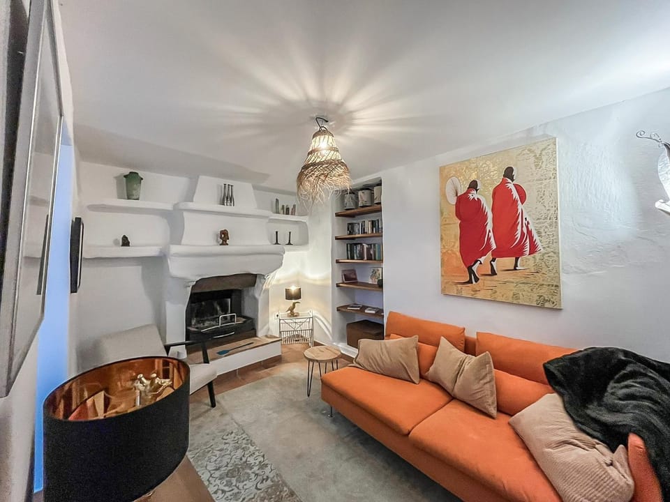 TV and multimedia, Living room, Seating area