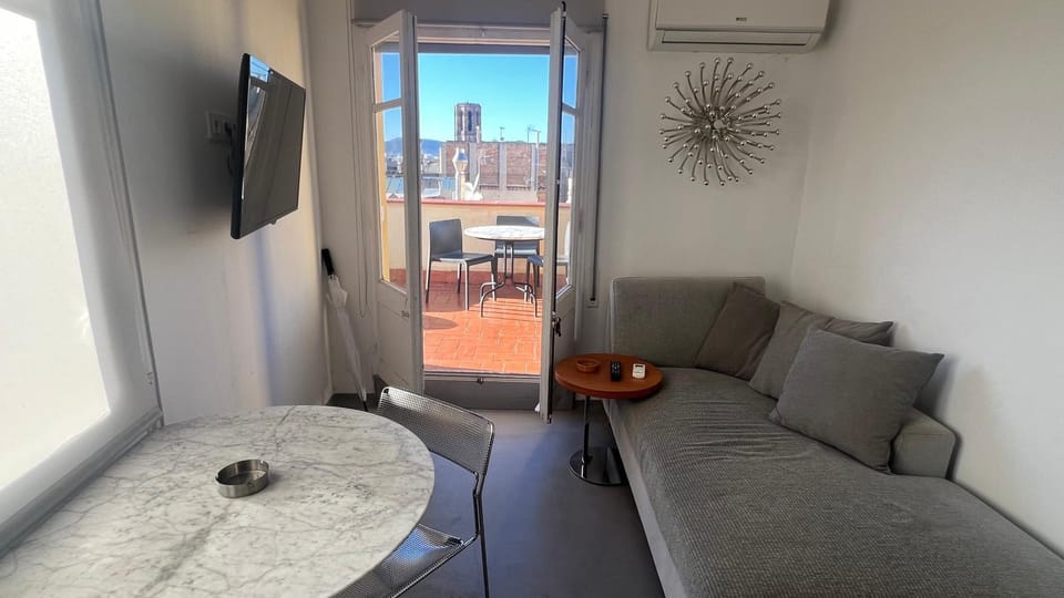 Top Studio with Terrace Apartment in Barcelona