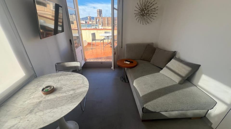 Top Studio with Terrace Apartment in Barcelona