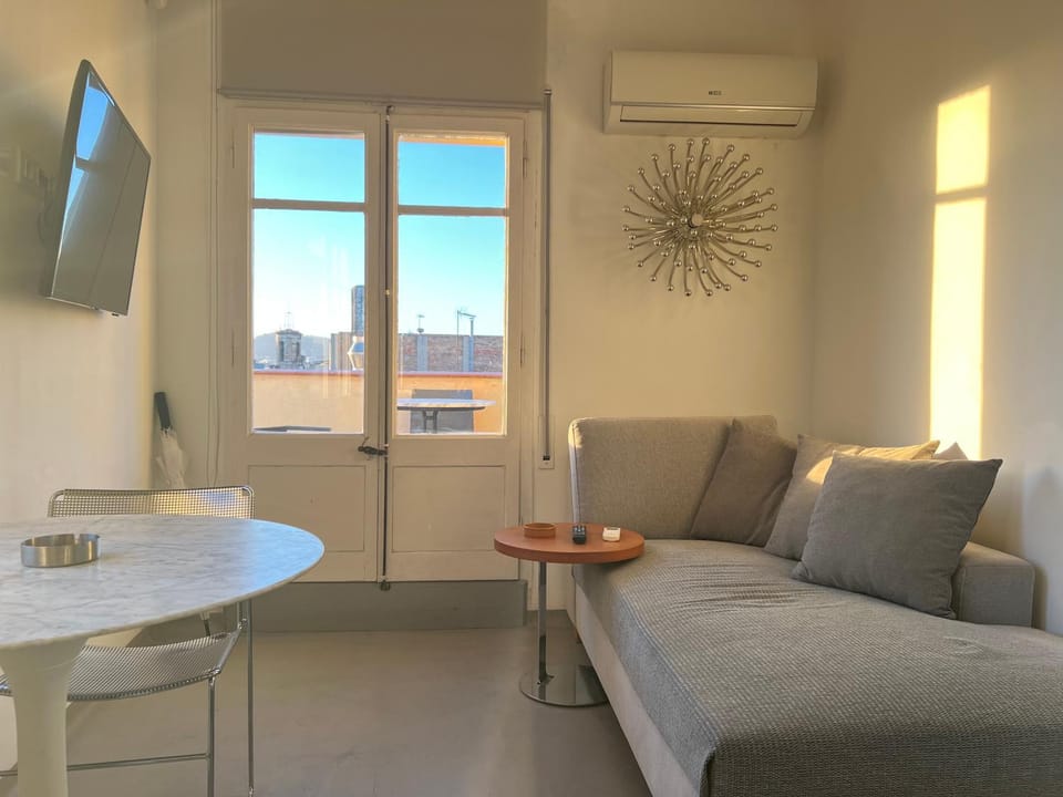 Top Studio with Terrace Apartment in Barcelona