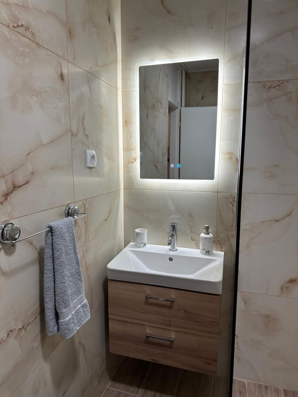 Bathroom, towels