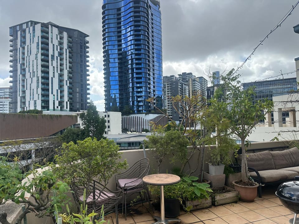 2brm apartment with beautiful view in a great location Free Parking Apartment in Brisbane City