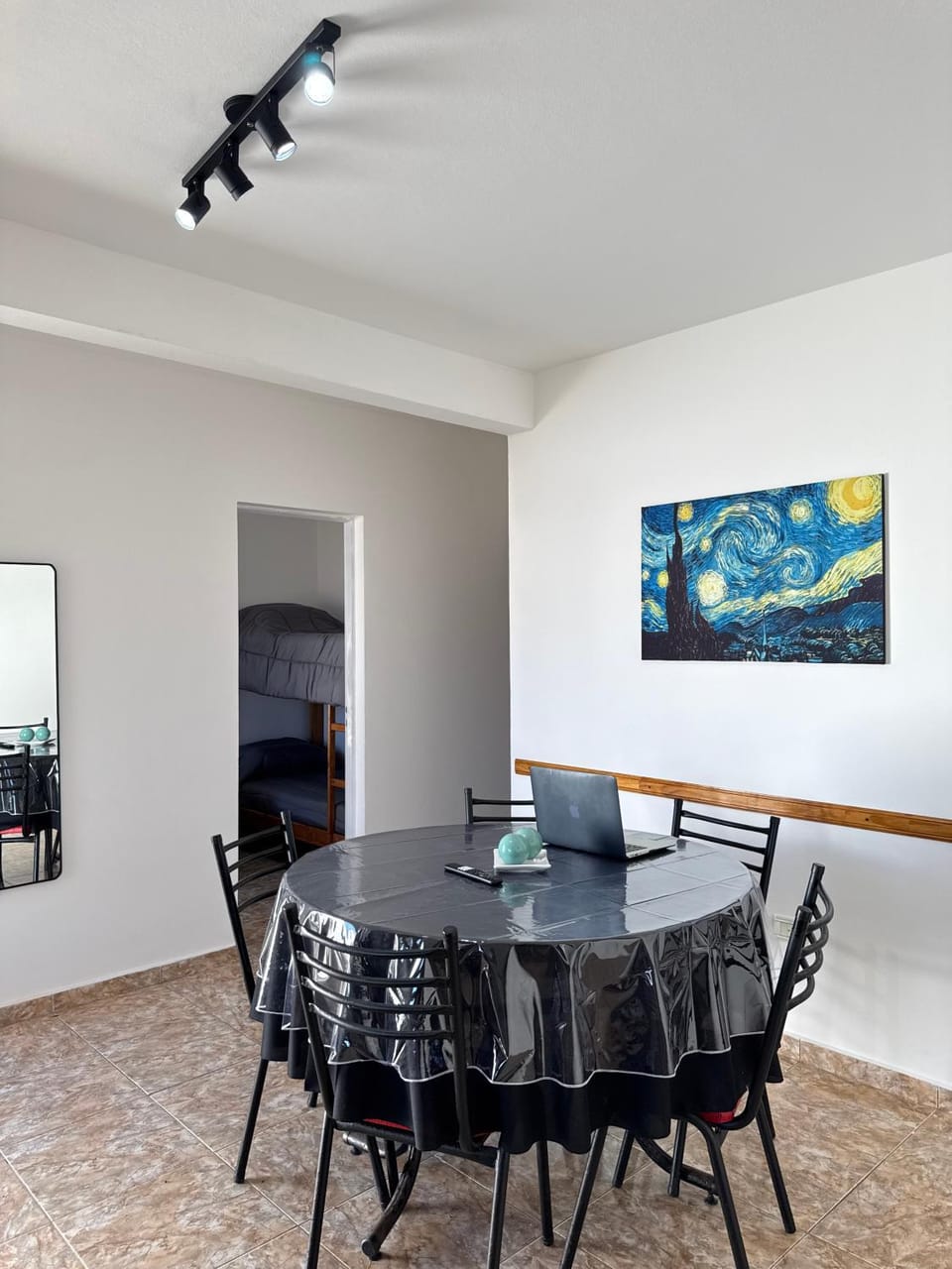 TV and multimedia, Living room, Seating area, Dining area