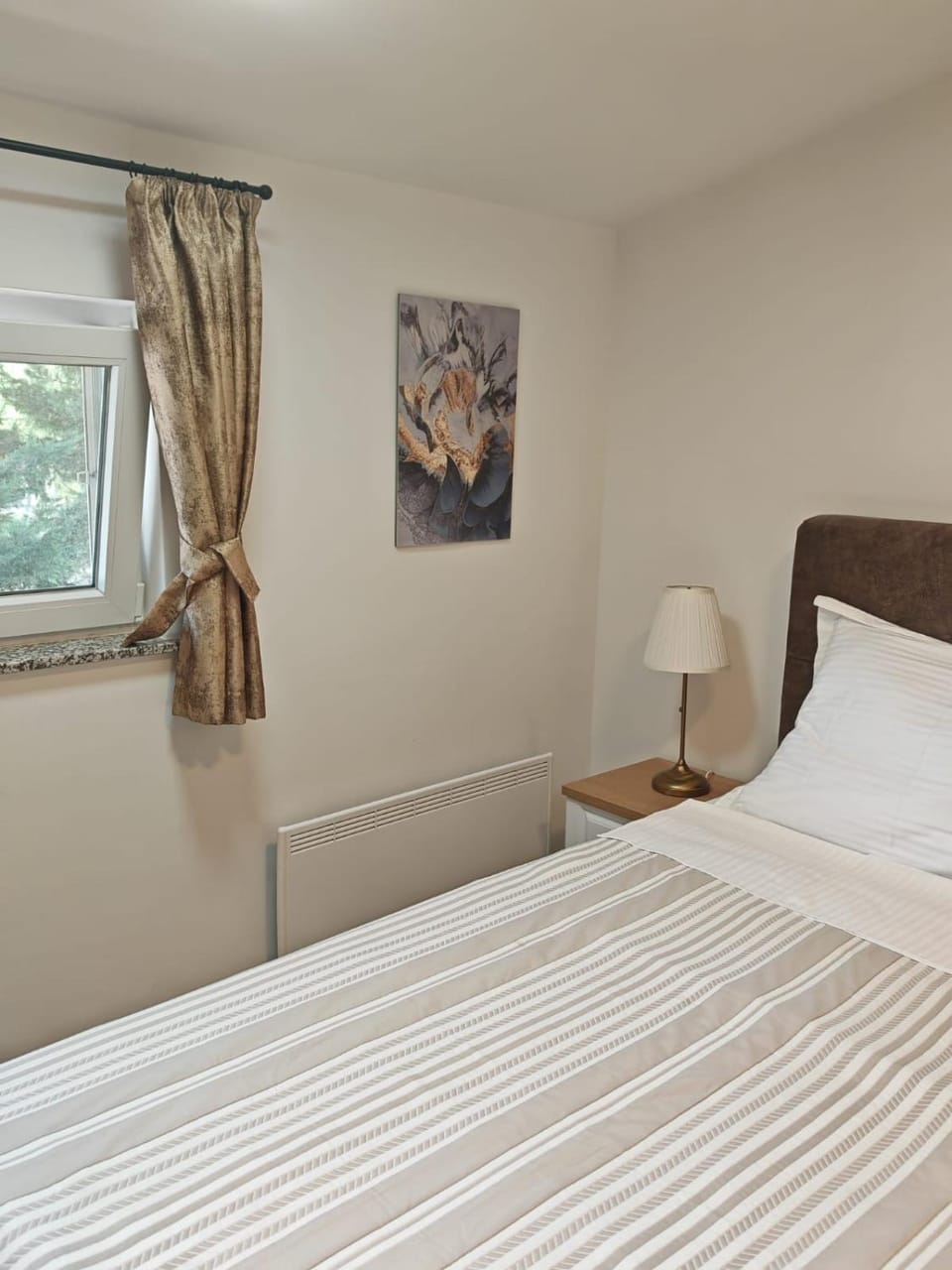 Bed, Garden view