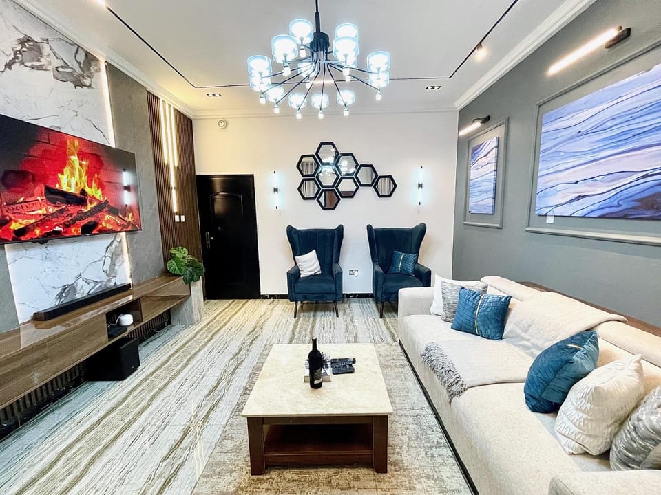 Heritage Suite by LSP HOMES 3 Bedrooms Lekki Phase 1 House in Lagos, Nigeria