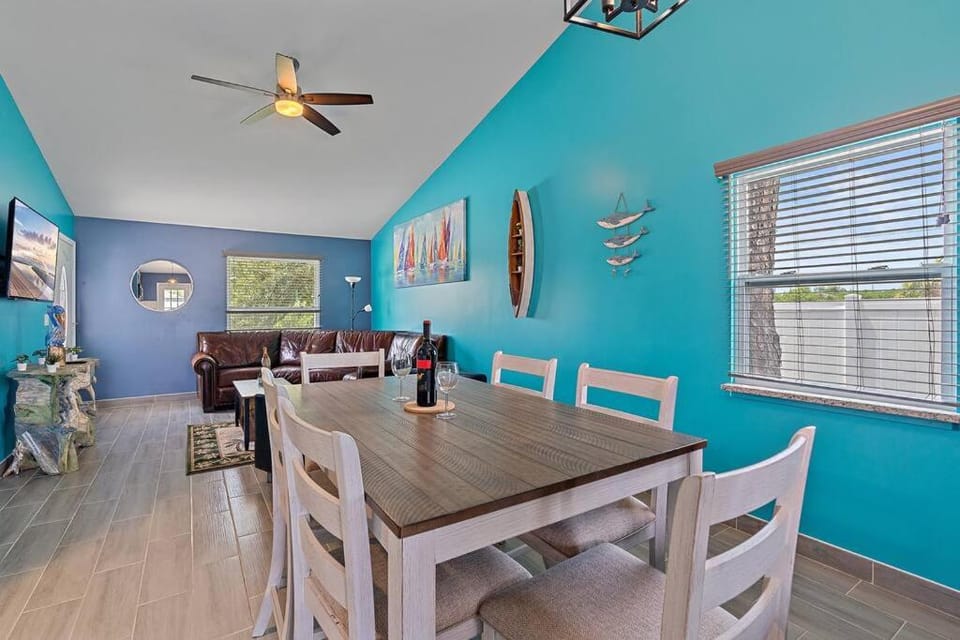 Newly renovated, cozy 2 bedroom Apartment in Florida