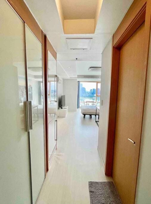 Central Seoul Hip Han River Yeouido Hondae Apartment in Seoul