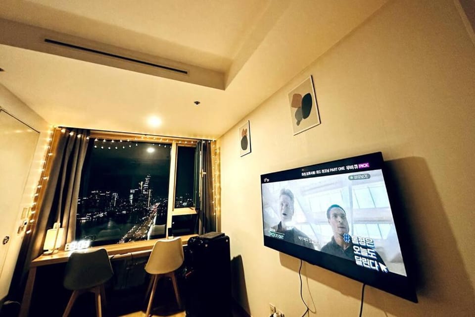 Central Seoul Hip Han River Yeouido Hondae Apartment in Seoul