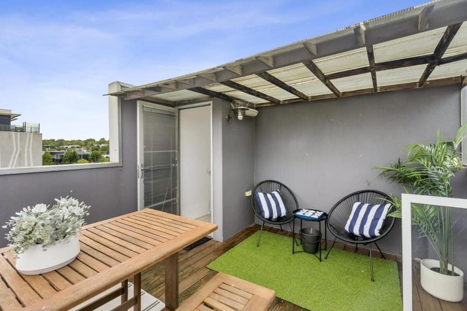 The Red Ember Retreat Apartment in Melbourne