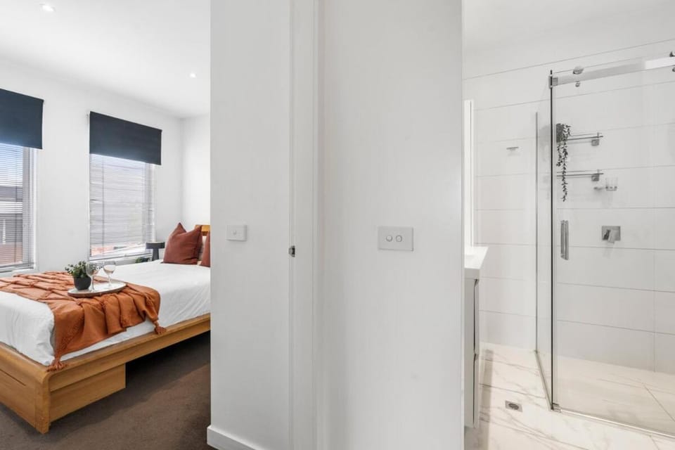 The Red Ember Retreat Apartment in Melbourne