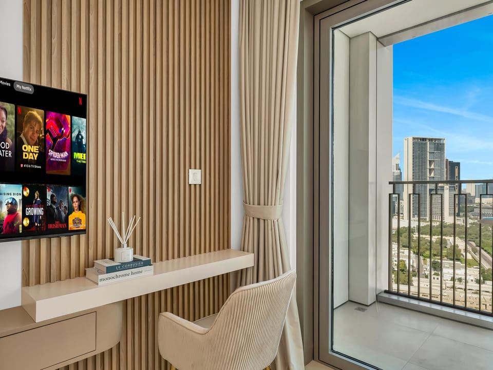TV and multimedia, Balcony/Terrace, City view