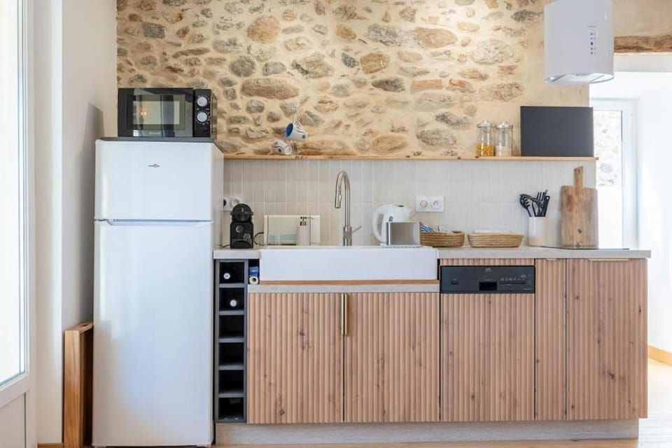Kitchen or kitchenette, Decorative detail, stove, kitchen