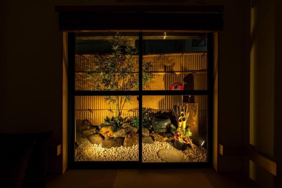 実れい 疲れを癒す日本庭園と大きなリビング 寝室6 ベッド13 トイレ3 お風呂2台 Villa in Osaka