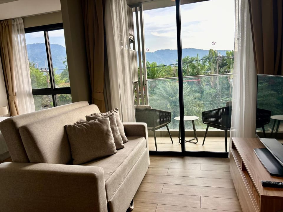 TV and multimedia, View (from property/room), Balcony/Terrace, Living room