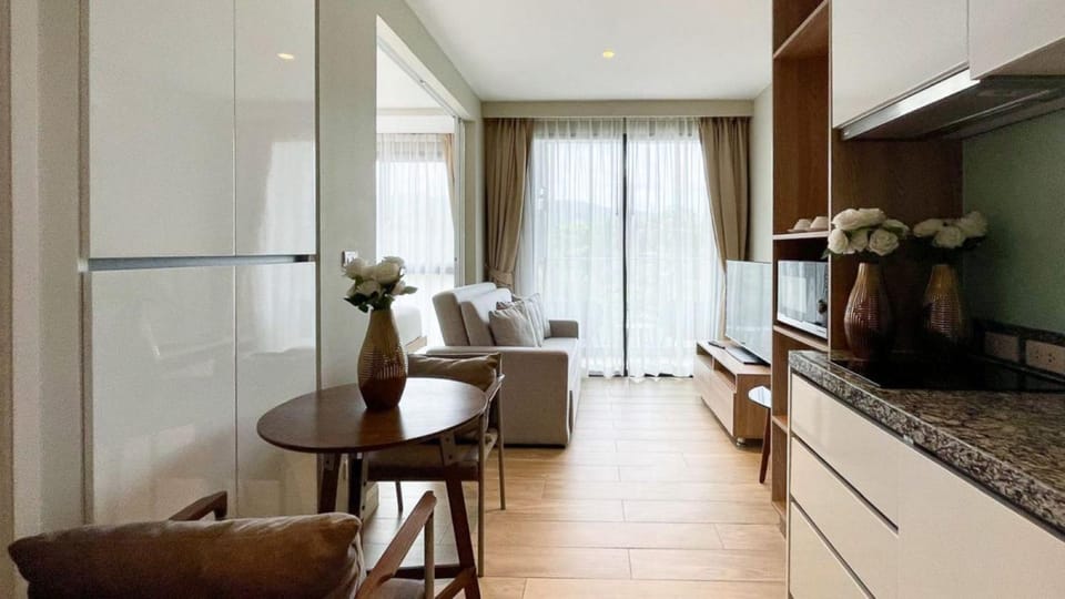 Kitchen or kitchenette, Living room, Dining area
