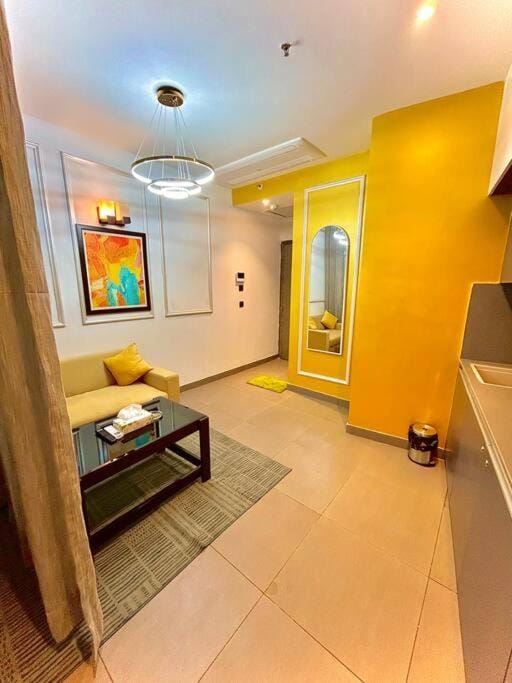 Kitchen or kitchenette, air conditioner