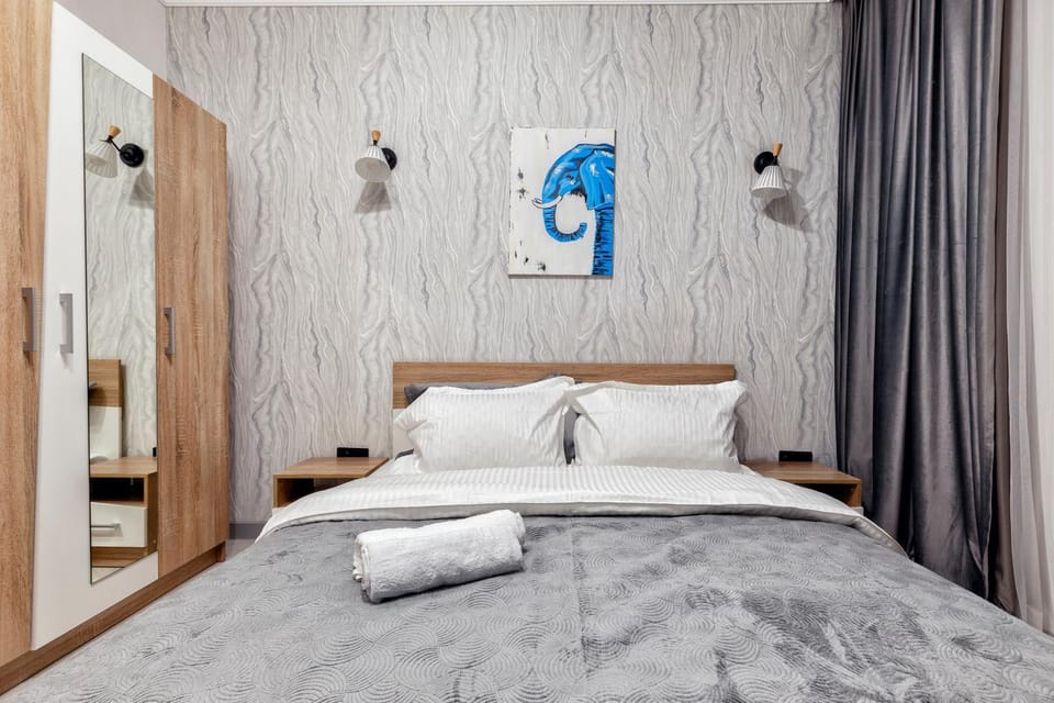 Bed, Photo of the whole room, Bedroom, towels, wardrobe