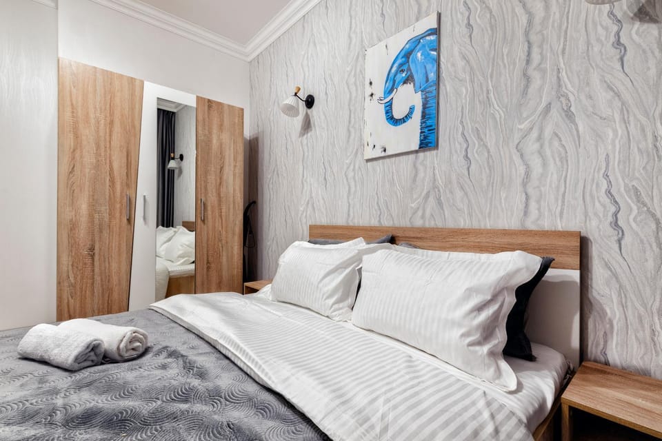 Bed, Photo of the whole room, Bedroom, towels, wardrobe