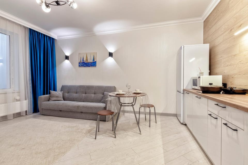 Coffee/tea facilities, Kitchen or kitchenette, Living room, Seating area