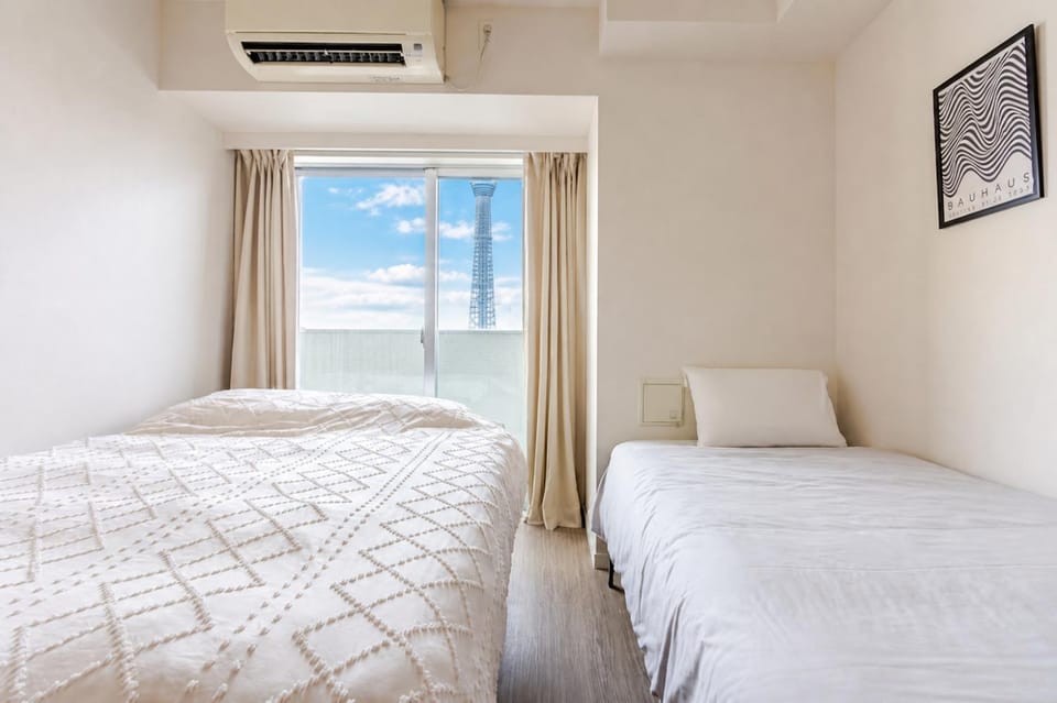 Bed, Photo of the whole room, Bedroom, air conditioner