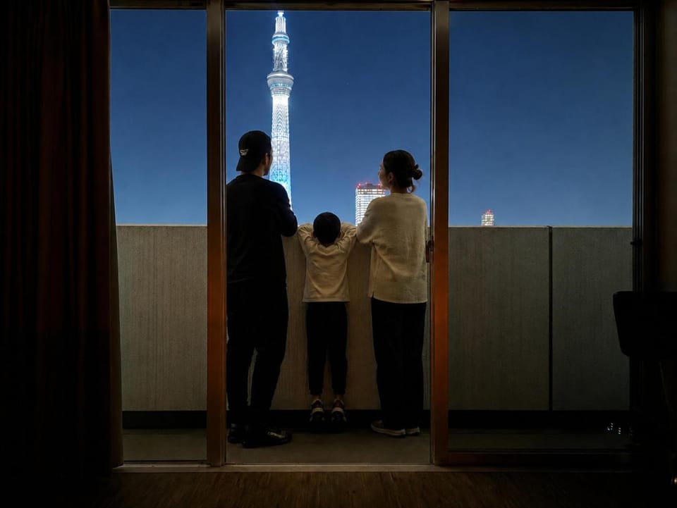 People, Landmark view, children, group of guests, Family