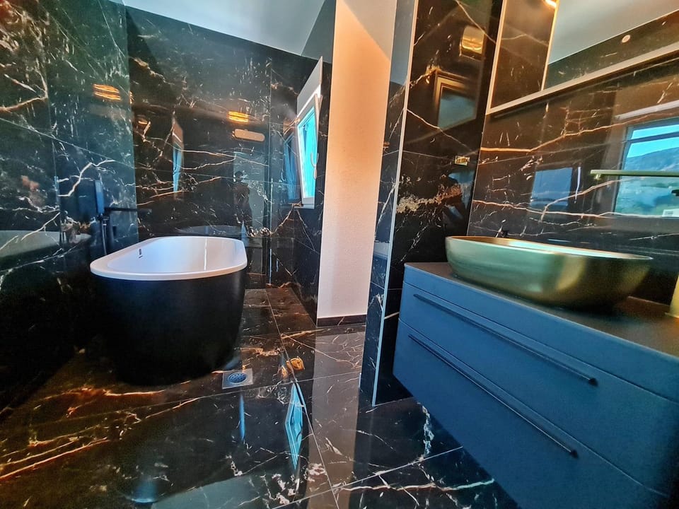 Bathroom, Bath