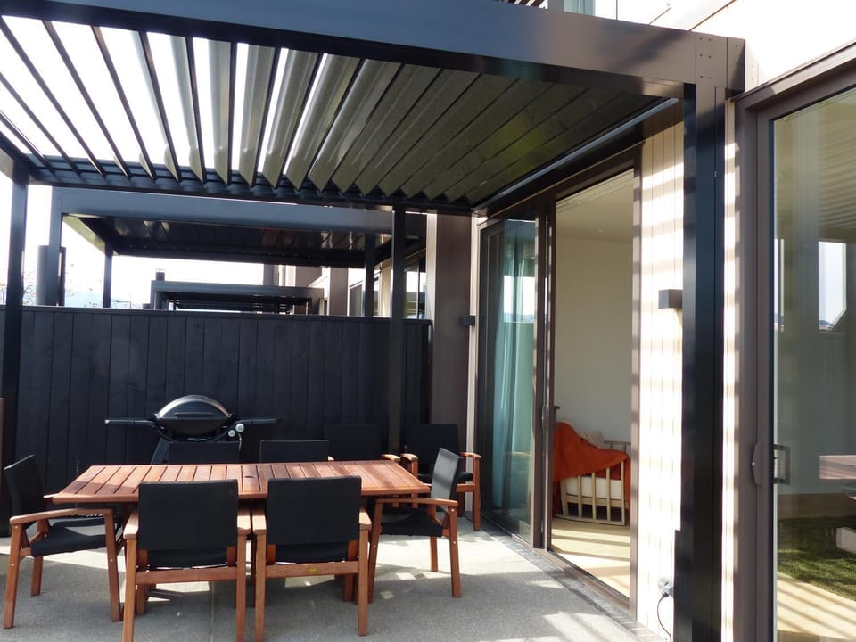 Patio, Dining area