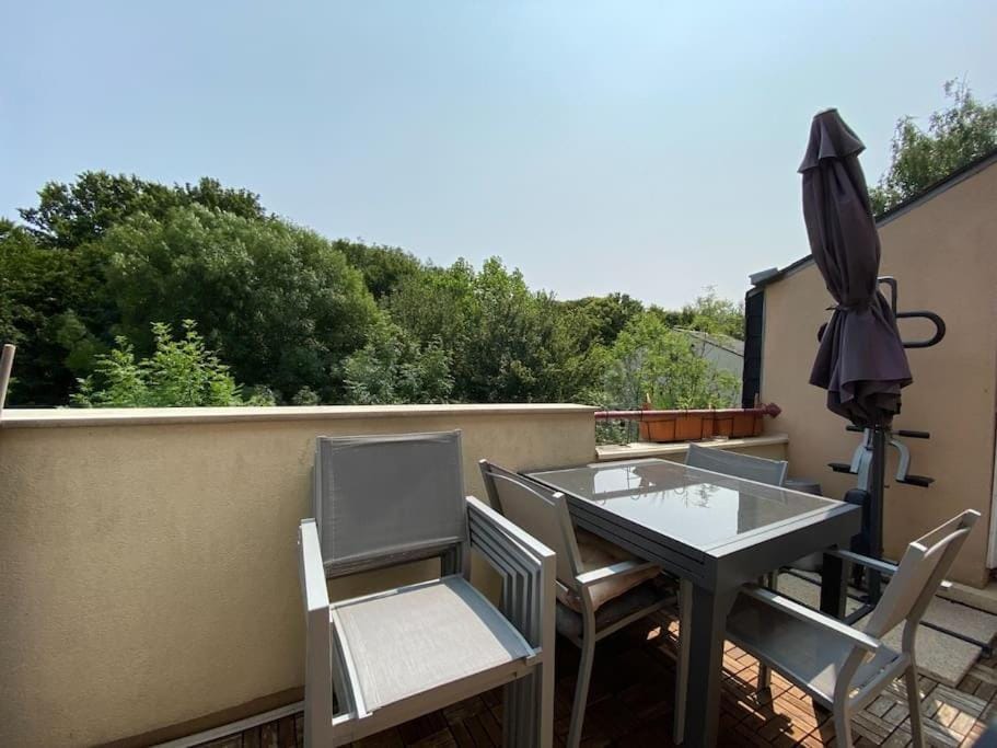 Agréable Duplex de type F4 Apartment in Île-de-France