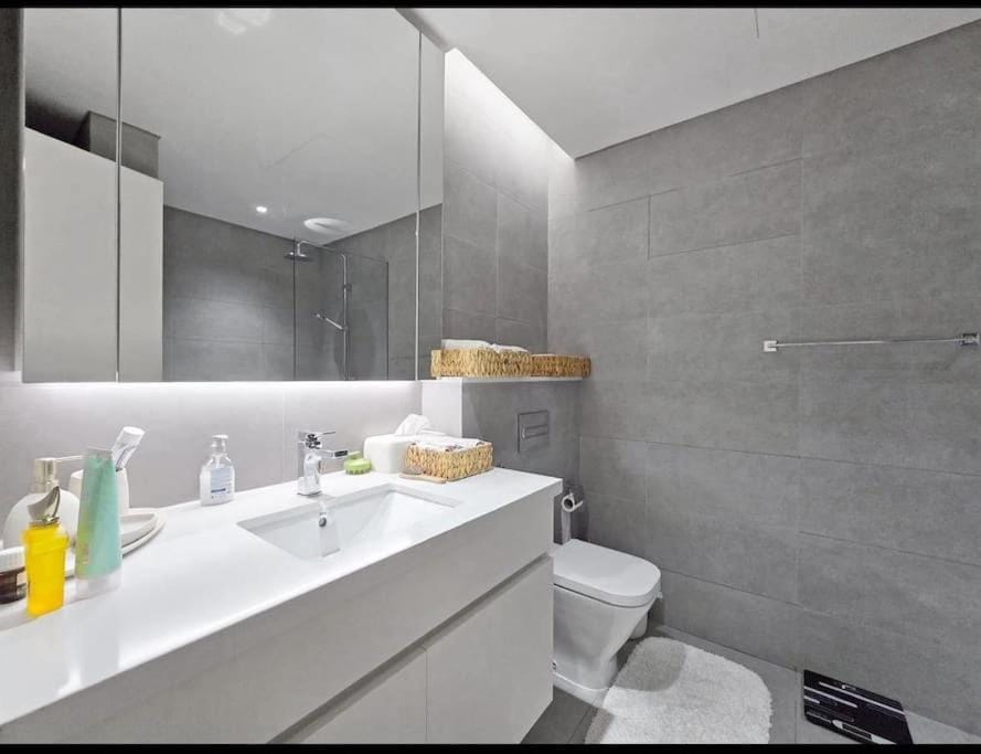 FIRST CLASS 1BR Charming City Apartment in Dubai