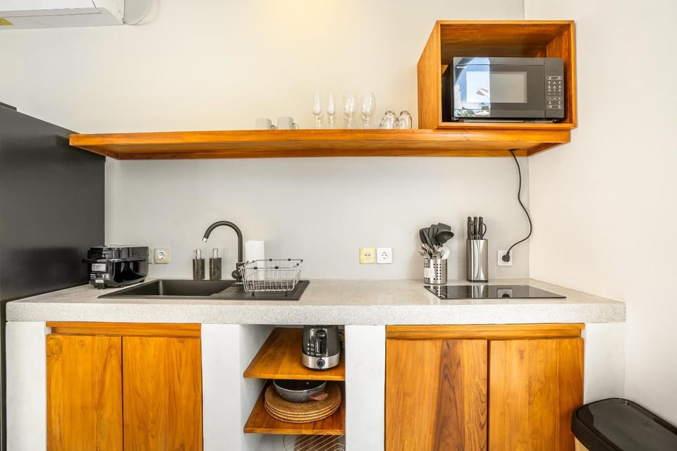Coffee/tea facilities, stove