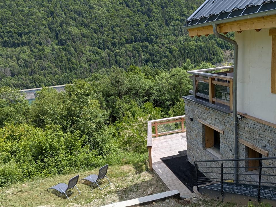 Property building, Spring, Day, Natural landscape, View (from property/room), Balcony/Terrace, Mountain view, acessibility