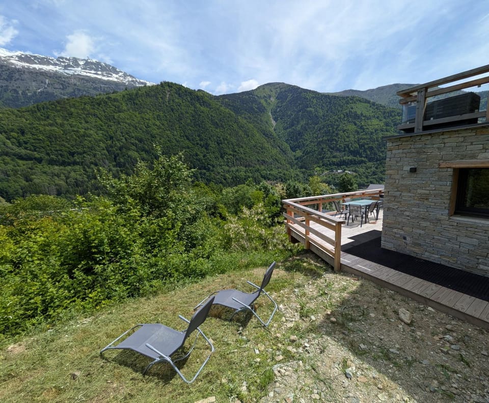 Property building, Spring, Day, Natural landscape, View (from property/room), Balcony/Terrace, Mountain view, sunbed