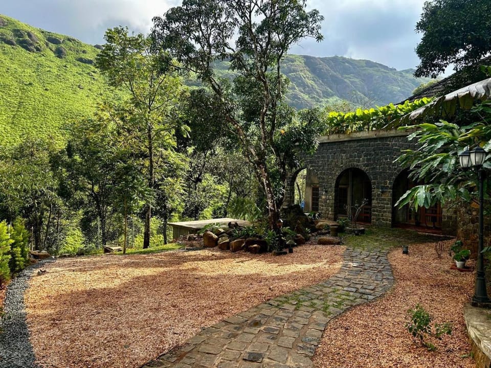 Natural landscape, Garden, Garden view, Mountain view, Parking