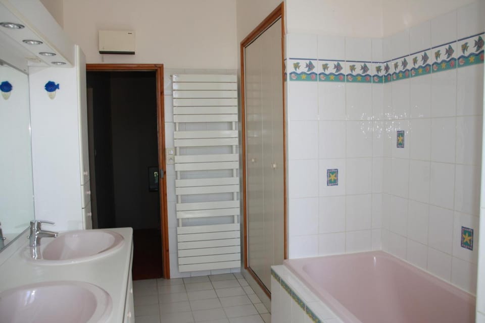 Property building, Bathroom, Living room