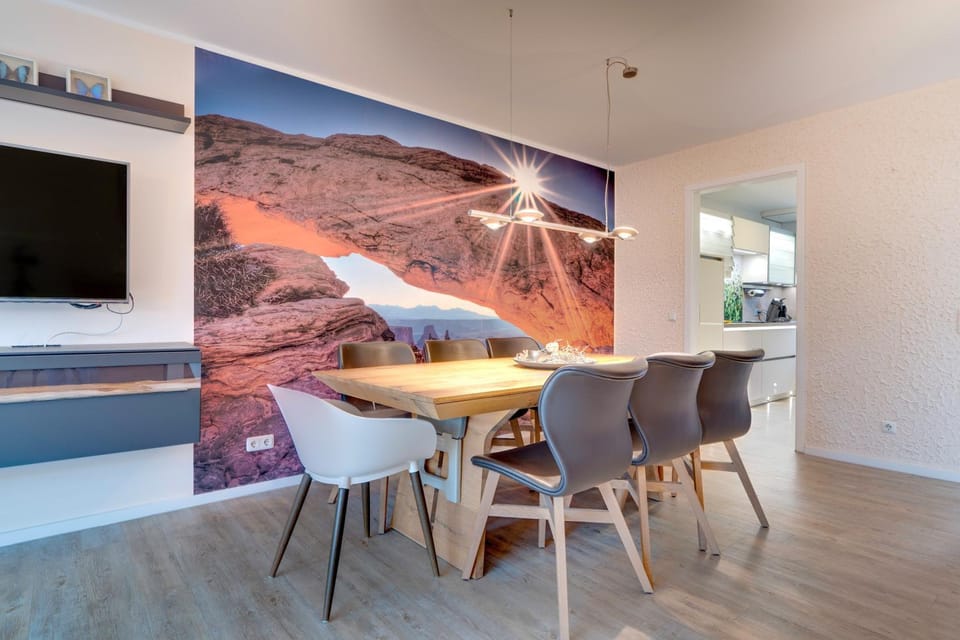 Seating area, Dining area