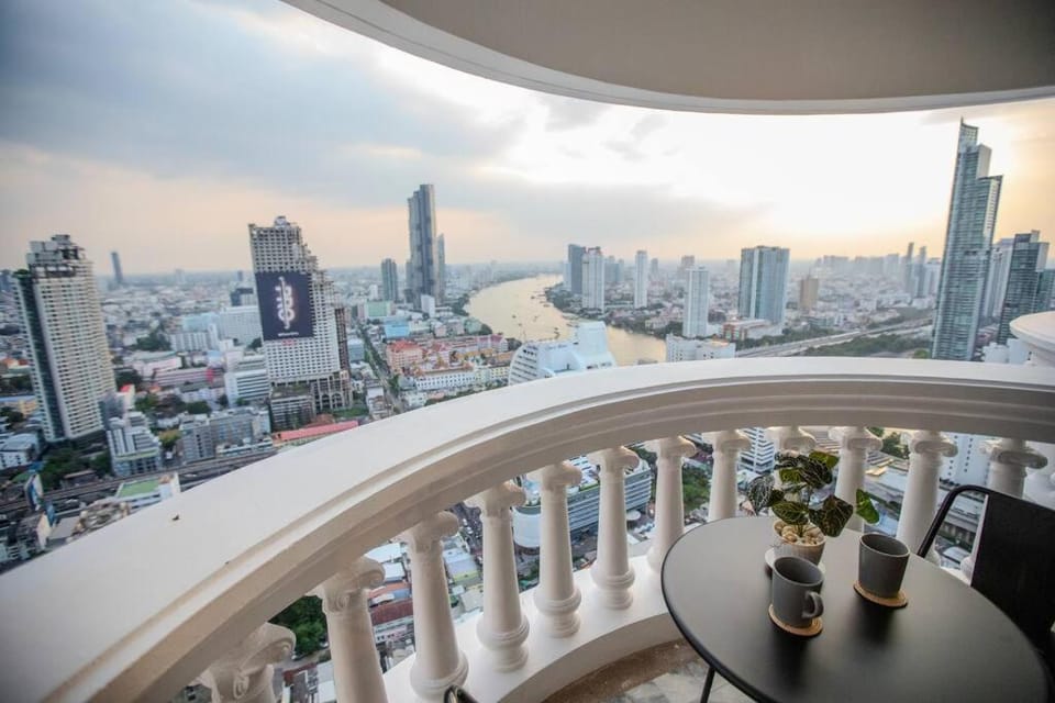 Best river view - Loft apartment in great location Apartment in Bangkok