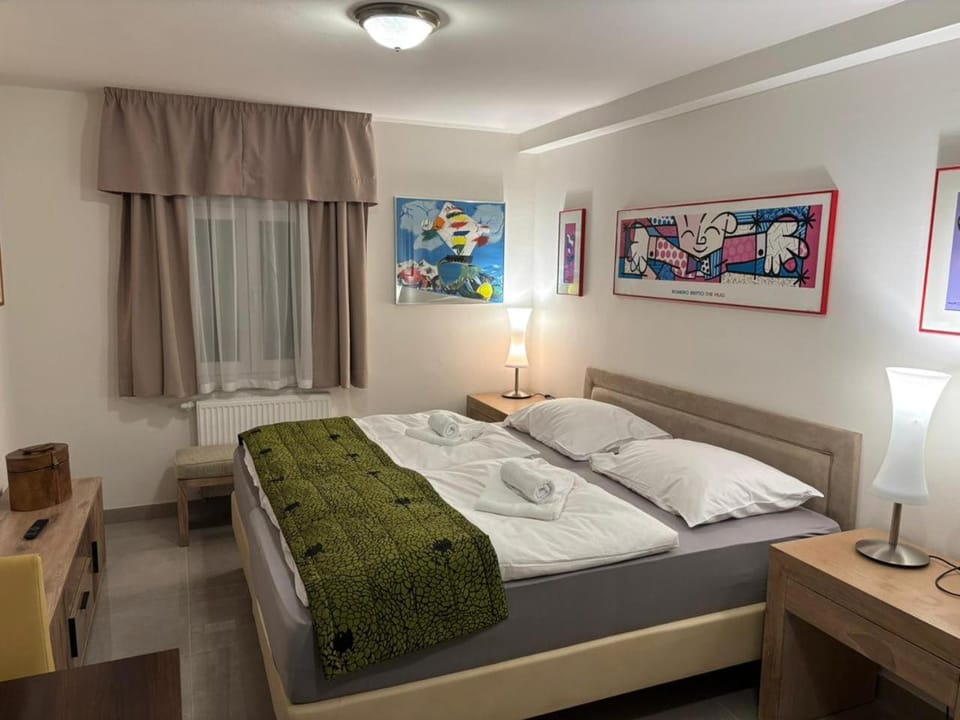 Photo of the whole room, Bedroom
