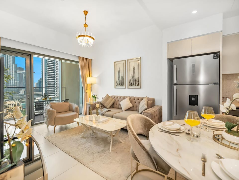 Living room, Seating area, Dining area