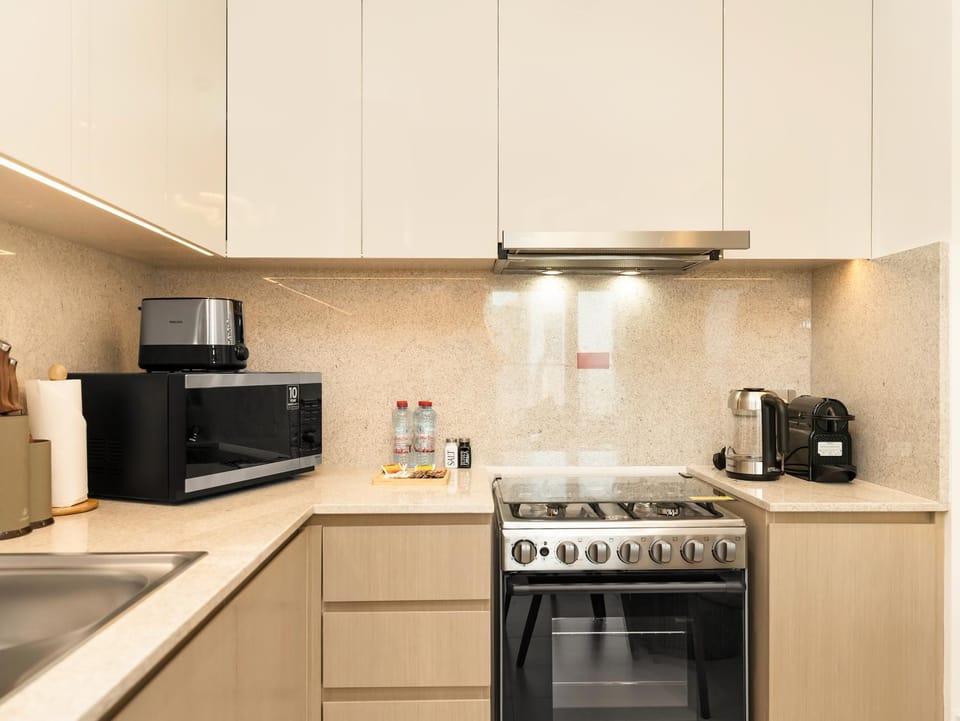 Kitchen or kitchenette, oven
