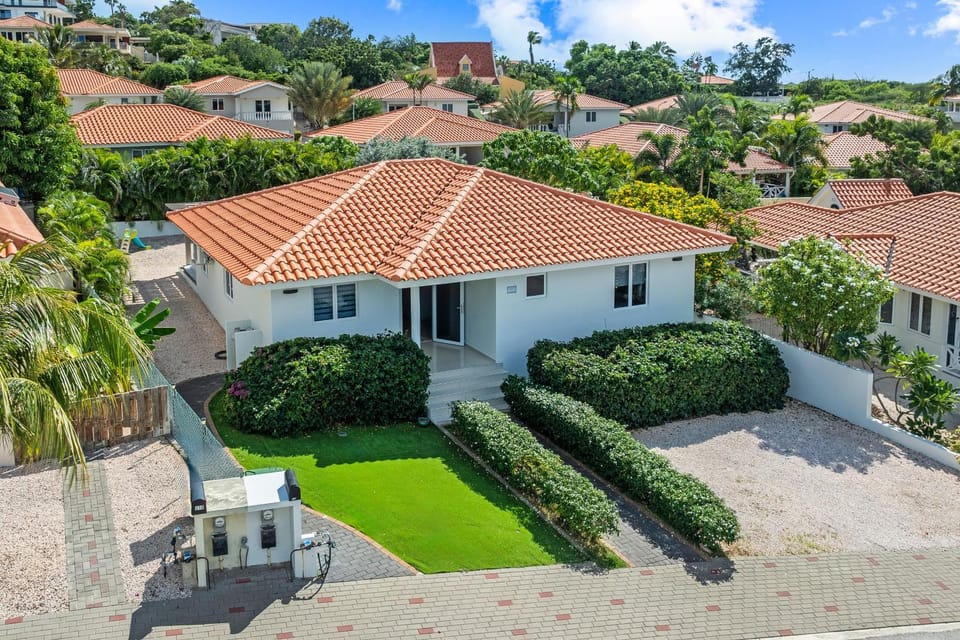 Property building, Day, Garden