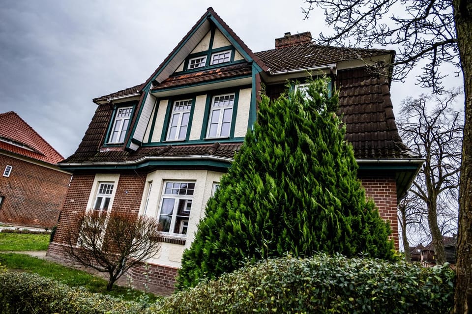 Property building, Day