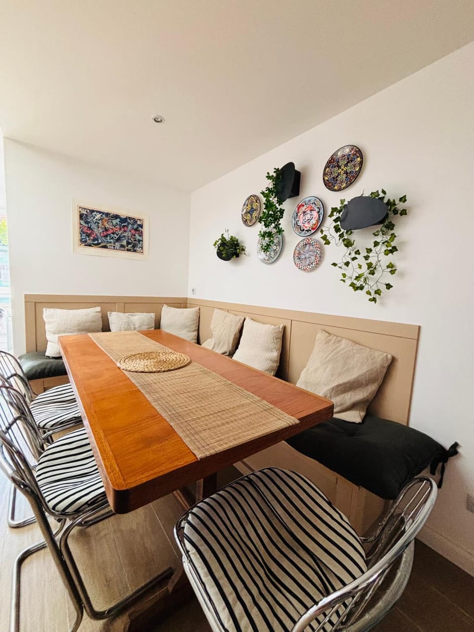 Seating area, Dining area