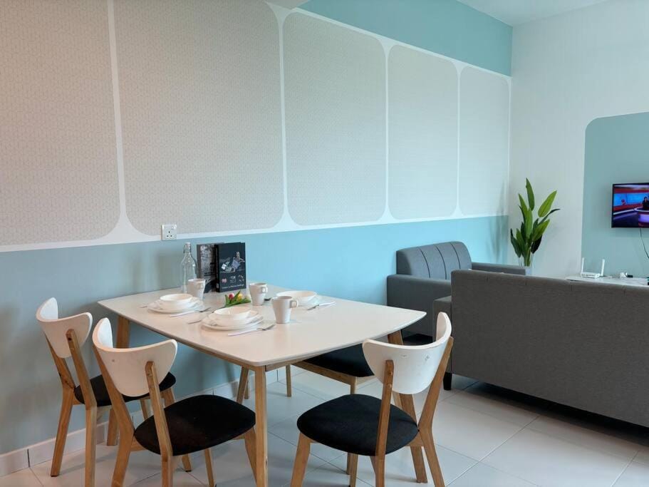 Mount Austin #Akademik Suite WarmCozy Style 1-2Pax Apartment in Johor Bahru
