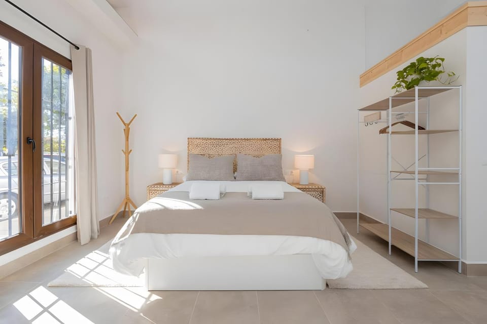 Property building, Living room, Bedroom