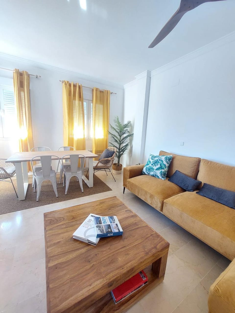 Living room, Dining area