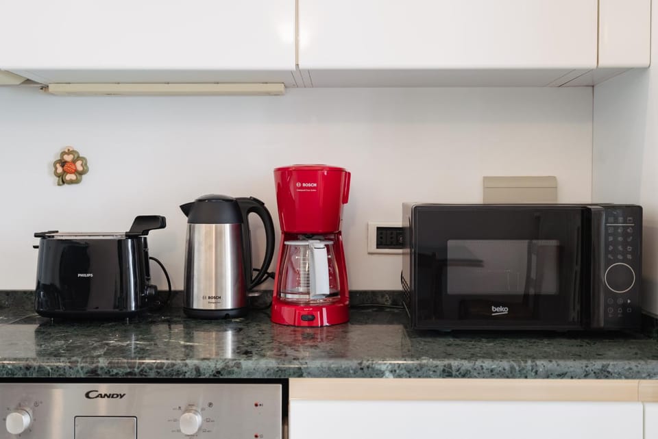 Coffee/tea facilities, Kitchen or kitchenette, toaster