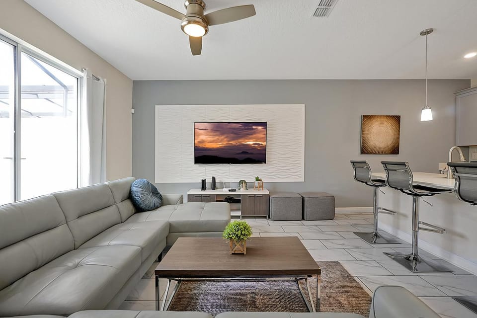 Storey Lake Home: Pool, Gym, Lazy River & near Disney House in Kissimmee