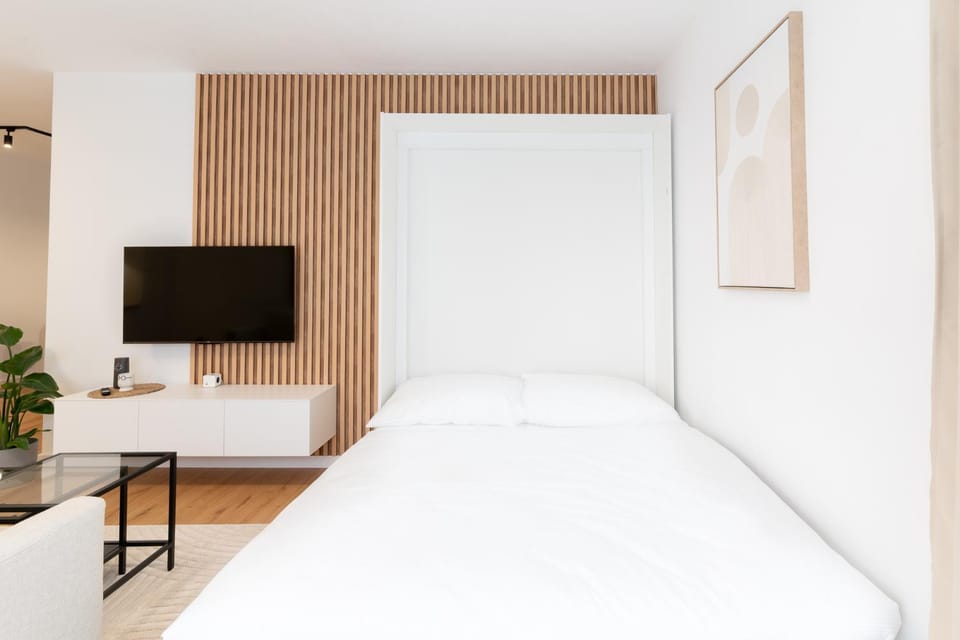 Bed, TV and multimedia
