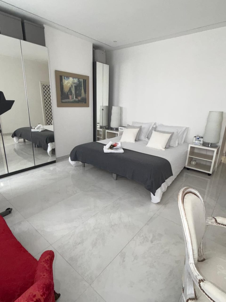 Photo of the whole room